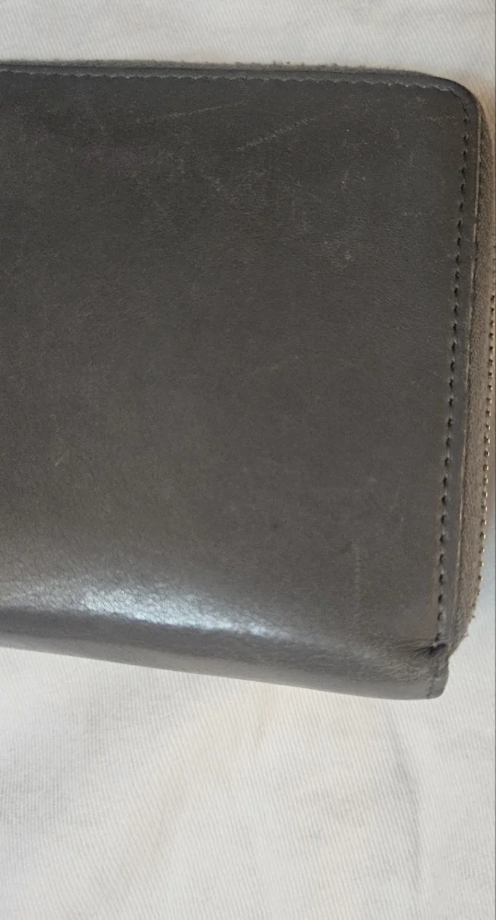 Yves Saint Laurent Gray Leather Zip Wallet with Gold YSL Emblem - Picture 2 of 9